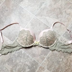 Victoria's Secret Dream Angels lace push up bra 32C new without tags